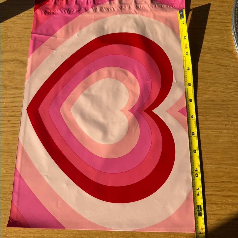 20 pack 10x13 Heart Mailers - Picture 4 of 4